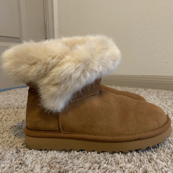 Fluffy Uggs - Picture 3 of 6